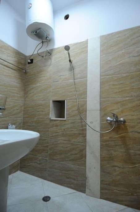 Grandpa House App.1 Apartment Tiranë Luaran gambar