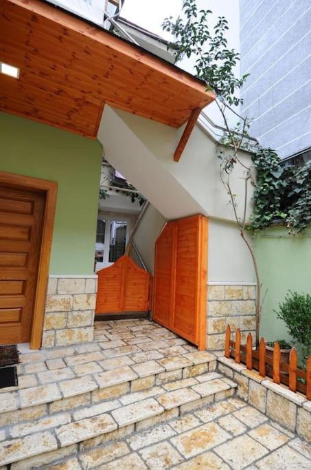 Grandpa House App.1 Apartment Tiranë Luaran gambar